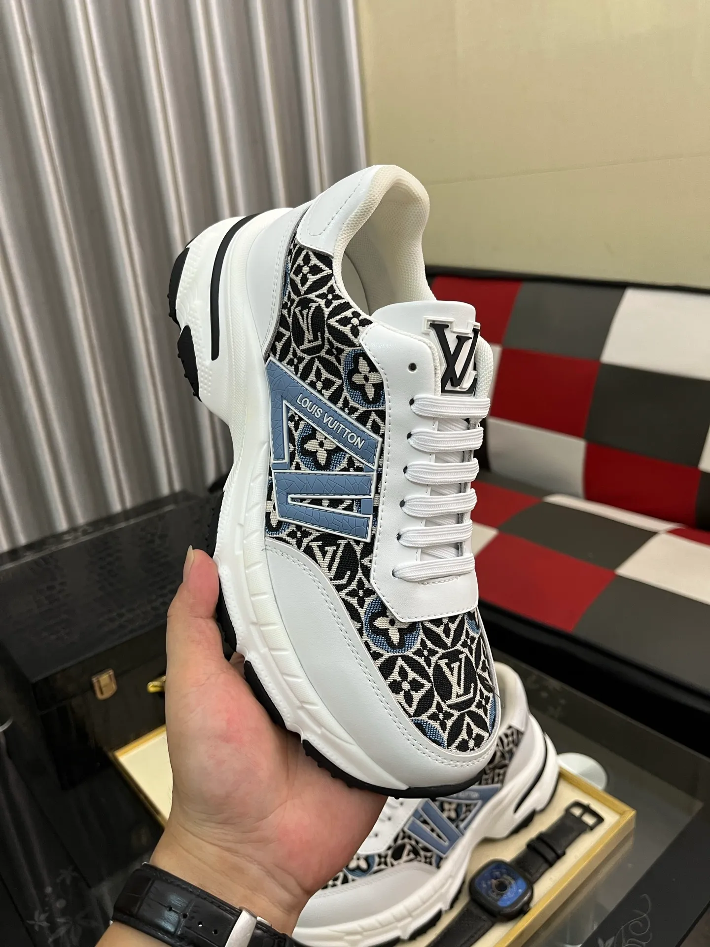Men's shoes 💰458⌚️⌚️LV Louis Vuitton. The latest trendy casual shoes are popular in physical stores in sizes 38-44. New spring and summer comfortable imported custom original cowhide, unique jacquard fabric element design. With sheepskin lining, Lv original bottom, [sun][sun] high-end packaging and high quality💪Details determine the quality, you can enter and leave the counter at will, welcome to compare🇮🇹3️⃣colors available